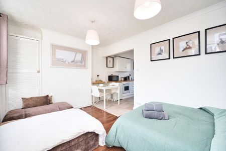 Studio to rent - Photo 5
