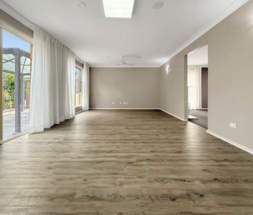 Spacious High Set Family Home with Multiple Living Areas & Moreton ... - Photo 2