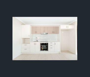 Stylish Two-Bedroom Duplex - Photo 3