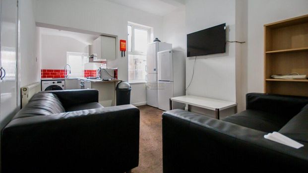 5 bedroom flat to rent - Photo 1