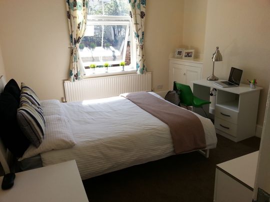 2 Bedroom Terraced To Rent in Nottingham - Photo 1