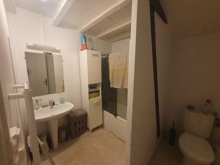 Location Appartement 4 pièces 79m² HAGETMAU 40700 - Photo 5