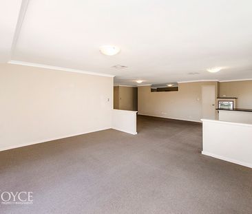 66 Gateway Boulevard, CANNING VALE WA 6155 - Photo 3