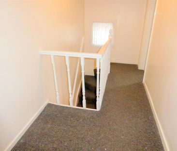 2 bedroom end of terrace house to rent - Photo 2