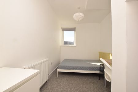 4 Bed Semi-Detached House, Northville Road, BS7 - Photo 3