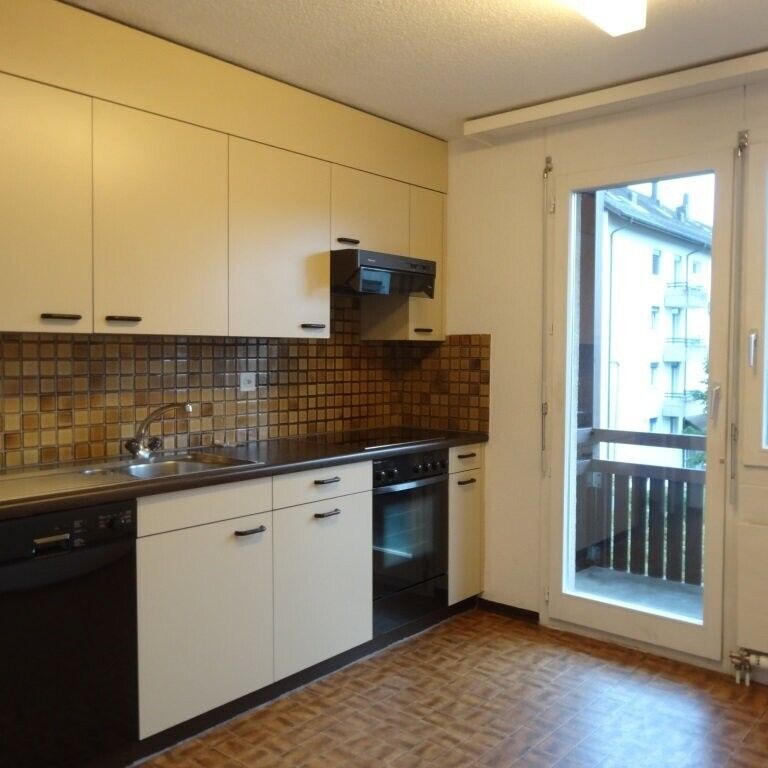 Charming Home - Photo 1