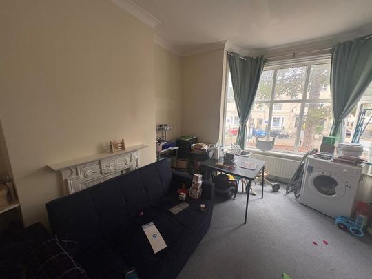 11 London Road, Guildford - 1 bedroomProperty for lettings - Seymours - Photo 1