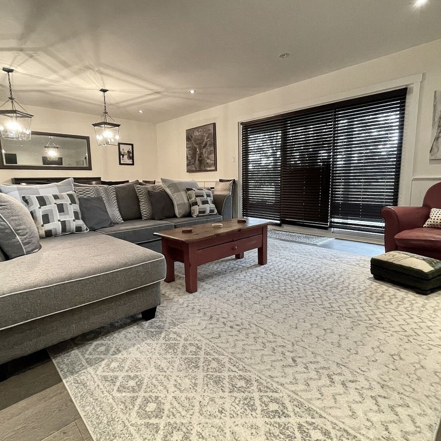For Lease - 571 OXBOW Crescent, Collingwood, Ontario - Photo 1