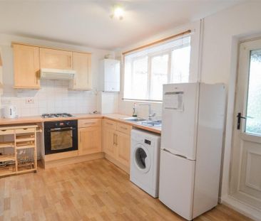 2 bedroom end of terrace house to rent - Photo 5