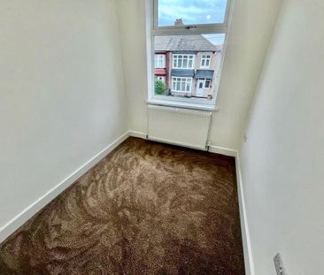 3 bedroom semi-detached house to rent - Photo 6