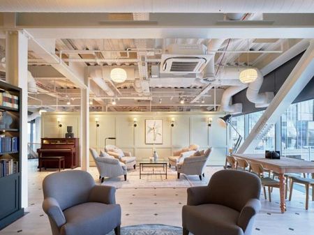 Cozy 1-bedroom apartment with high-quality furnishings, modern kitchen and ample natural light. Enquire now for further details! - Photo 3