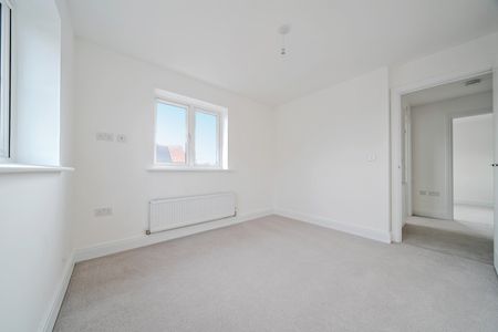 3 bedroom semi-detached house to rent - Photo 5