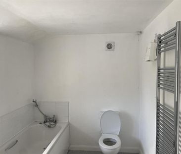 2 bedroom semi-detached house to rent - Photo 2