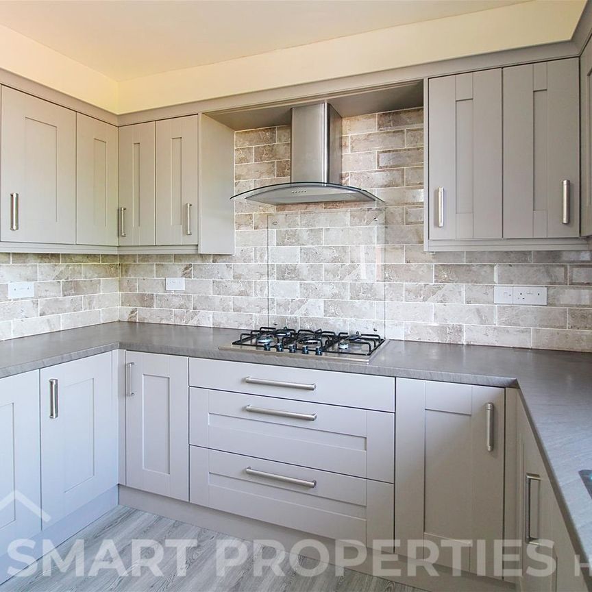 Nabcroft Lane, Huddersfield - Photo 1