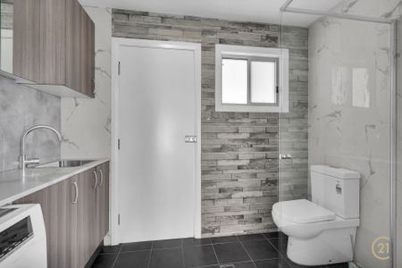 Stylish & Private Granny Flat with Separate Street Access- Walk to Station - Photo 5