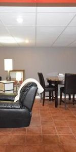 FANTASTIC 1-BEDROOM + DEN NEAR SHERWAY GARDENS - Photo 4