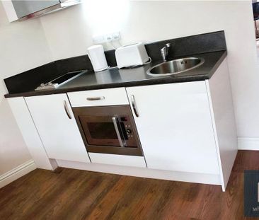 Studio to rent - Photo 2