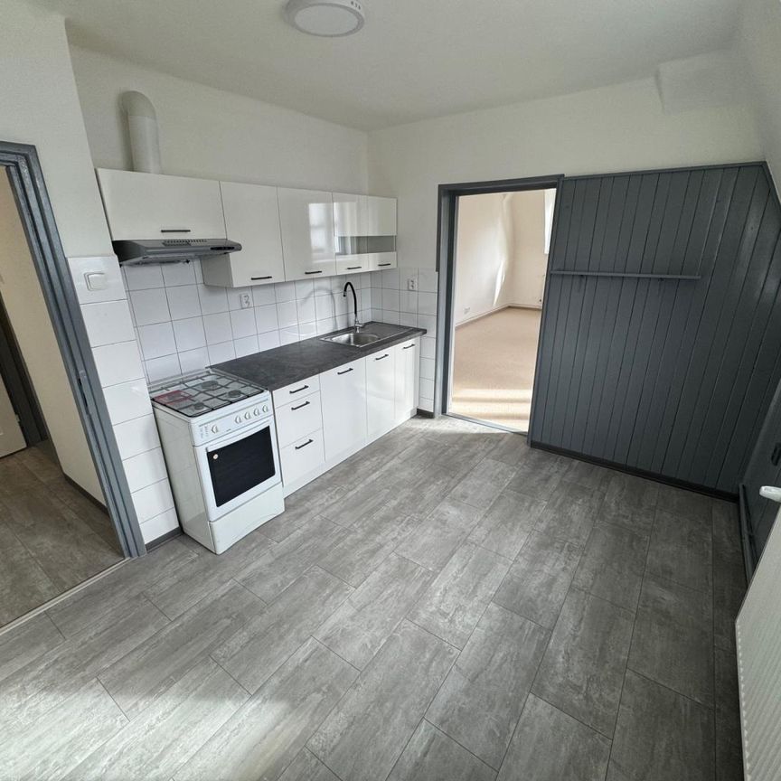 Pronájem bytu 2+1 64 m² - Photo 1