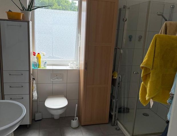 Helle 4-Zimmer-Wohnung mit Balkon und Keller in ruhiger Lage - Foto 1