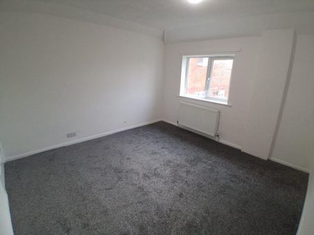 3 bedroom end of terrace house to rent - Photo 4