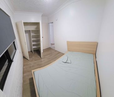 Logan Central - Photo 4