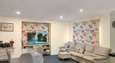 LEVIN- 4 BEDROOM - Photo 3