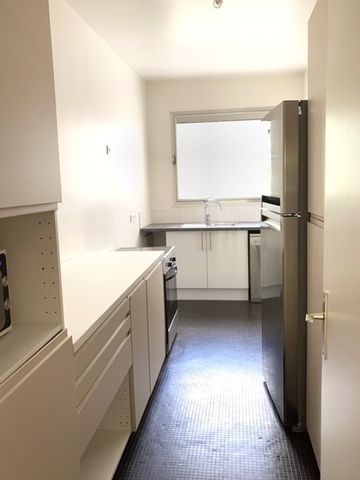 Location Appartement 2 pièces 74m² NEUILLY SUR SEINE 92200 - Photo 3