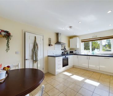 Royal Avenue, Calcot, Reading, Berkshire, RG31 - Photo 3