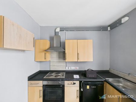 2 bedroom flat to rent - Photo 5