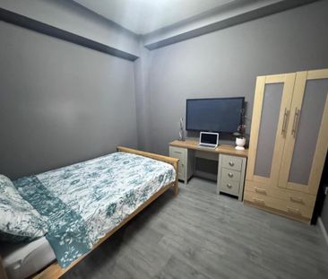 1 bedroom in a flat share to rent - Photo 1