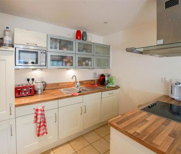 2 bedroom apartment to rent - Photo 3