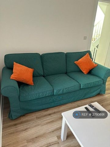 1 bedroom in a house share to rent - Photo 2