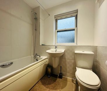 6 Bed Student Accommodation - Photo 5