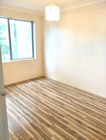 Two-Bedroom Unit Close to All Amenities - Photo 3