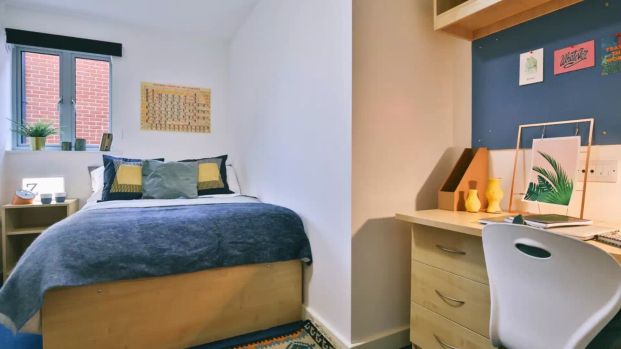 Classic 2 Bed - Shared Bathroom - Apartment - Photo 1