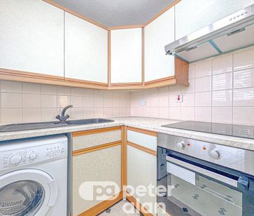 Llwyn Deri Close, Bassaleg, Newport - Photo 2