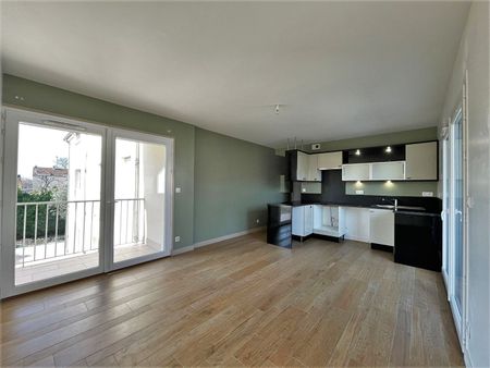 Appartement - 3 PIECES HOUILLES - Photo 2