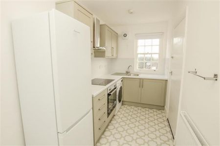 3 bedroom flat to rent - Photo 5