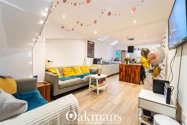 6 bedroom house to rent - Photo 1