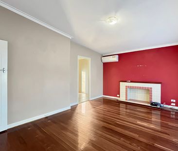 Comfortable Family Living Close to Shops & Transport - Photo 3