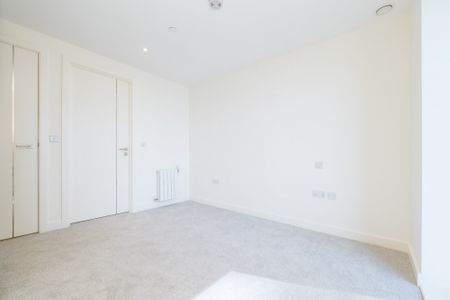 Deveraux House, London, SE18 - Photo 2