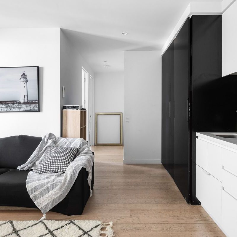 2410/442 Elizabeth Street, Melbourne - Photo 1