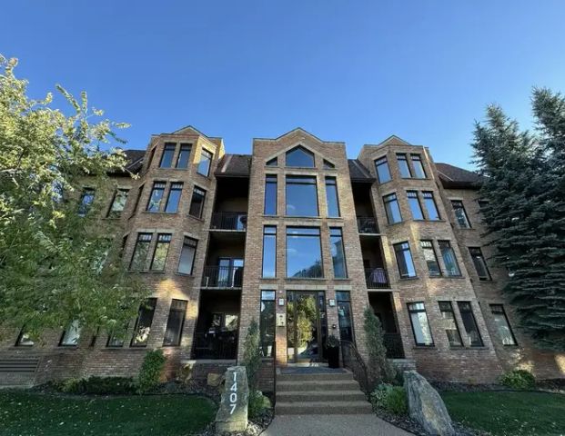 Kensington Executive Penthouse Condo | 302 - 1407 Kensington Close NW, Calgary - Photo 1