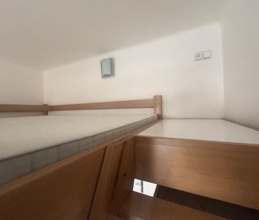 Dlouhodobý pronájem zařízeného studia 28 m² – Praha 2, Nové Město - Photo 4