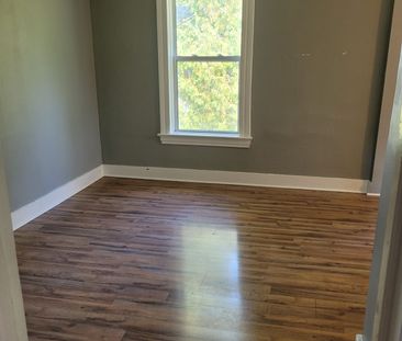 For Lease - 227 Nottawasaga Street Unit# 2, Orillia, Ontario - Photo 4