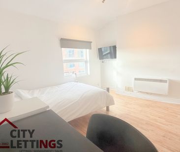 4 Bedroom Mid Terraced House - Photo 6