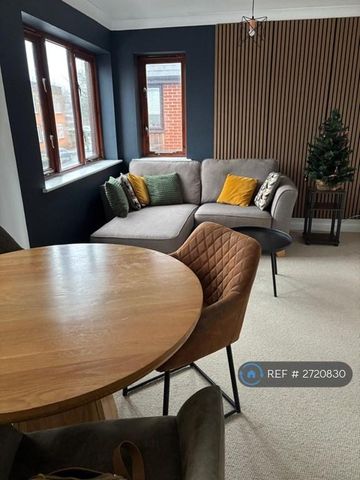 2 bedroom flat to rent - Photo 2