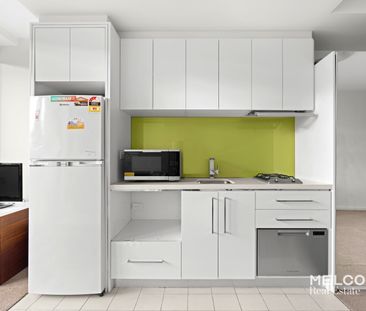 STYLISH FURNISHED GROUND FLOOR APARTMENT IN THE ARTIST - Photo 1