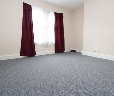4 bedroom terraced house to rent - Photo 2
