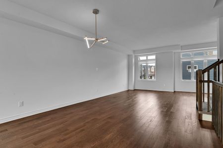 For Lease - 72 Barn Swallow Private, Blossom Park - Airport and Area, Ontario - Photo 2